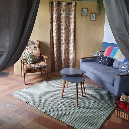 Notre Village Papillon Bed&Breakfast Neret Bagian luar foto