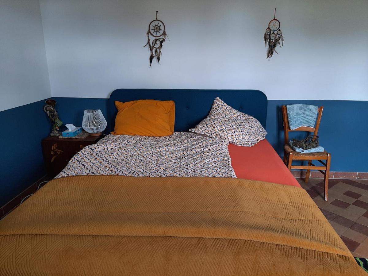 Notre Village Papillon Bed&Breakfast Neret Bagian luar foto