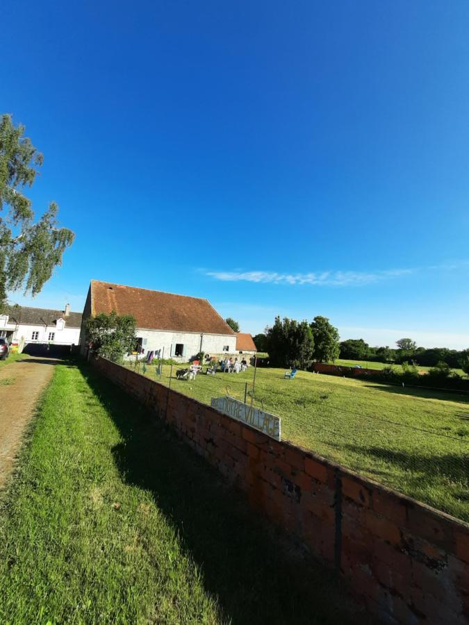Notre Village Papillon Bed&Breakfast Neret Bagian luar foto