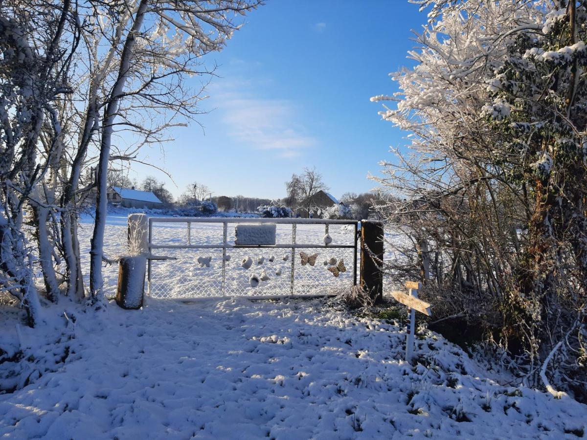 Notre Village Papillon Bed&Breakfast Neret Bagian luar foto