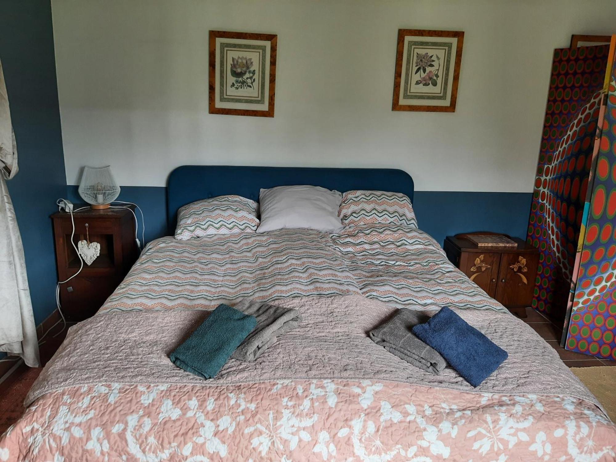 Notre Village Papillon Bed&Breakfast Neret Bagian luar foto